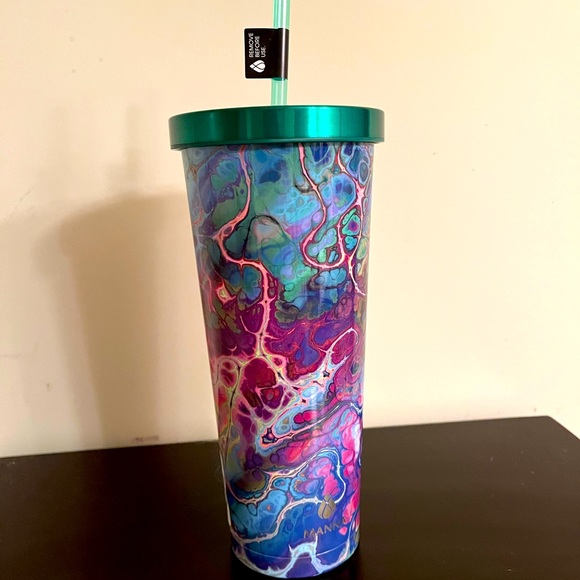 Manna 24oz chilly tumbler with straw. - Picture 1 of 2